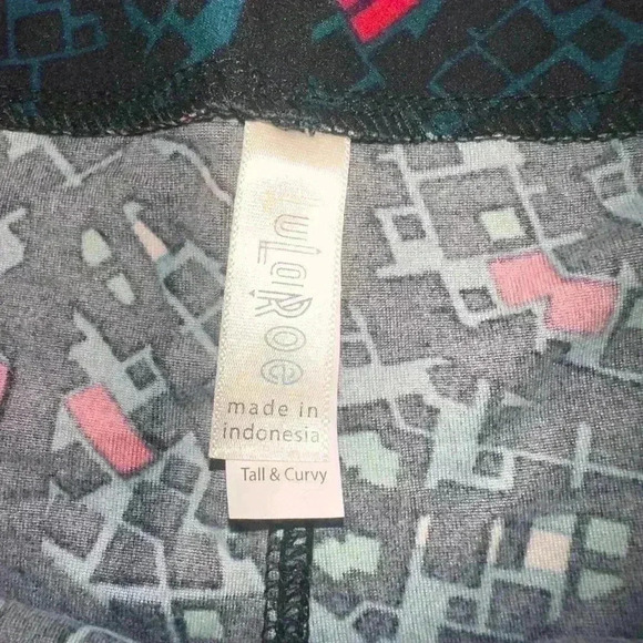 Lularoe TC black , teal & hot pink geometric pattern leggings. NWOT. - Picture 4 of 5